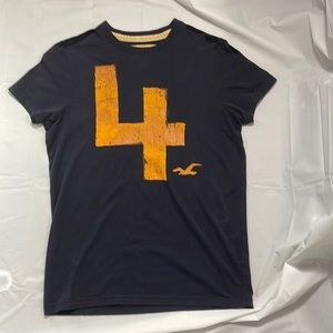 Hollister Men's Navy T-Shirt with Orange Graphic